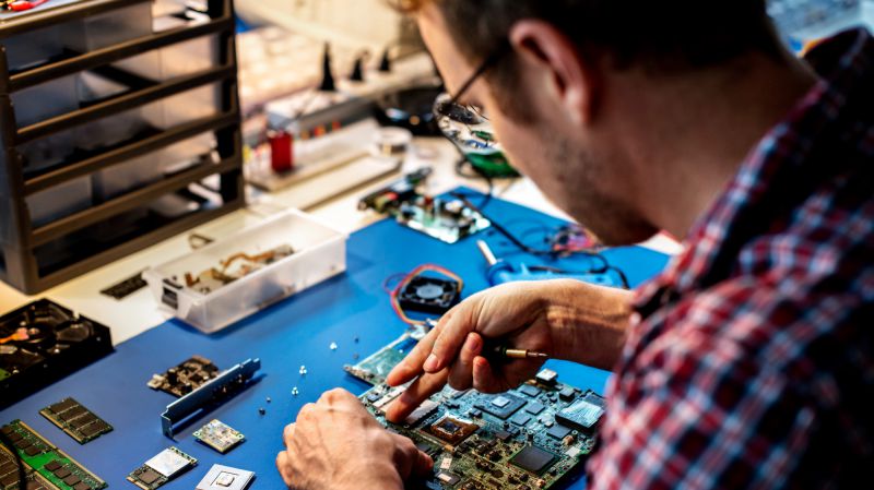 T&eacute;cnico em Eletr&ocirc;nica